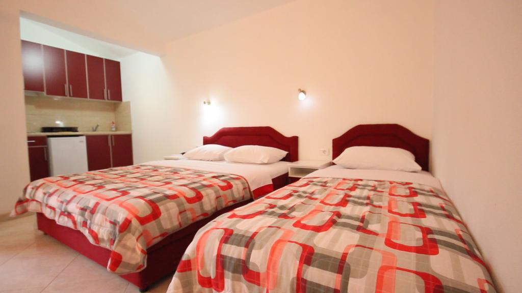 Apartments Percobic Sutomore Room photo